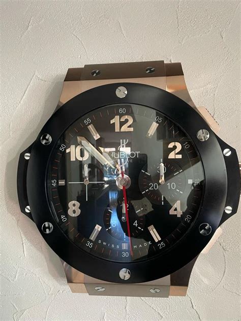hublot wanduhr